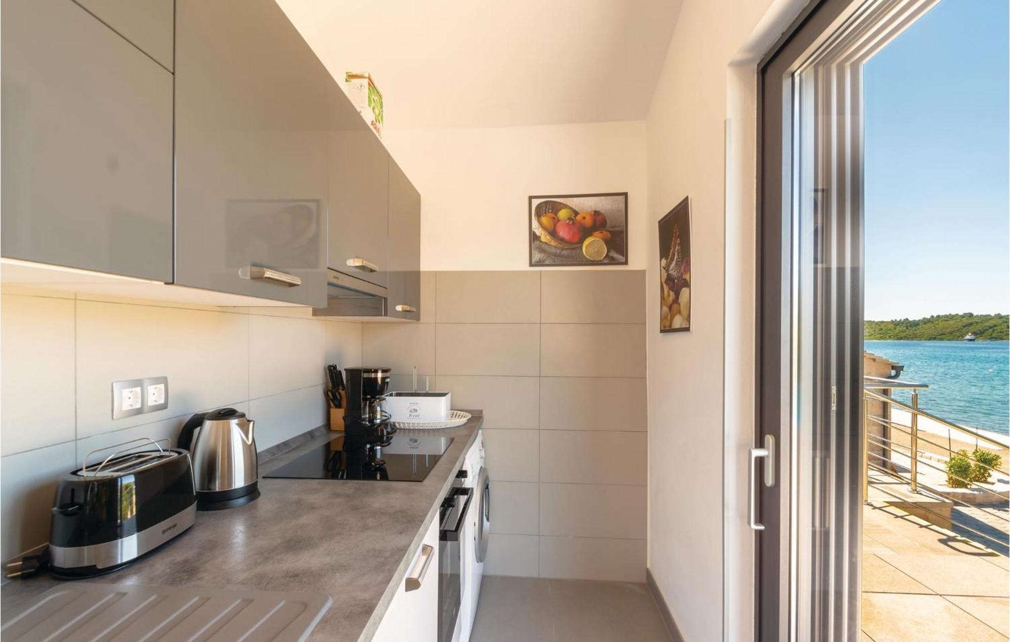 Nice Home In Kneze With Wifi Pupnat Экстерьер фото