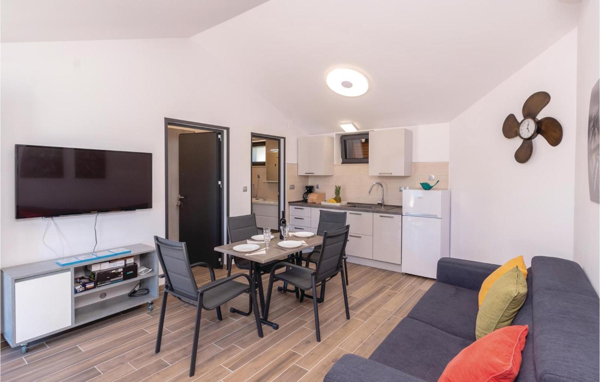 Nice Home In Kneze With Wifi Pupnat Экстерьер фото