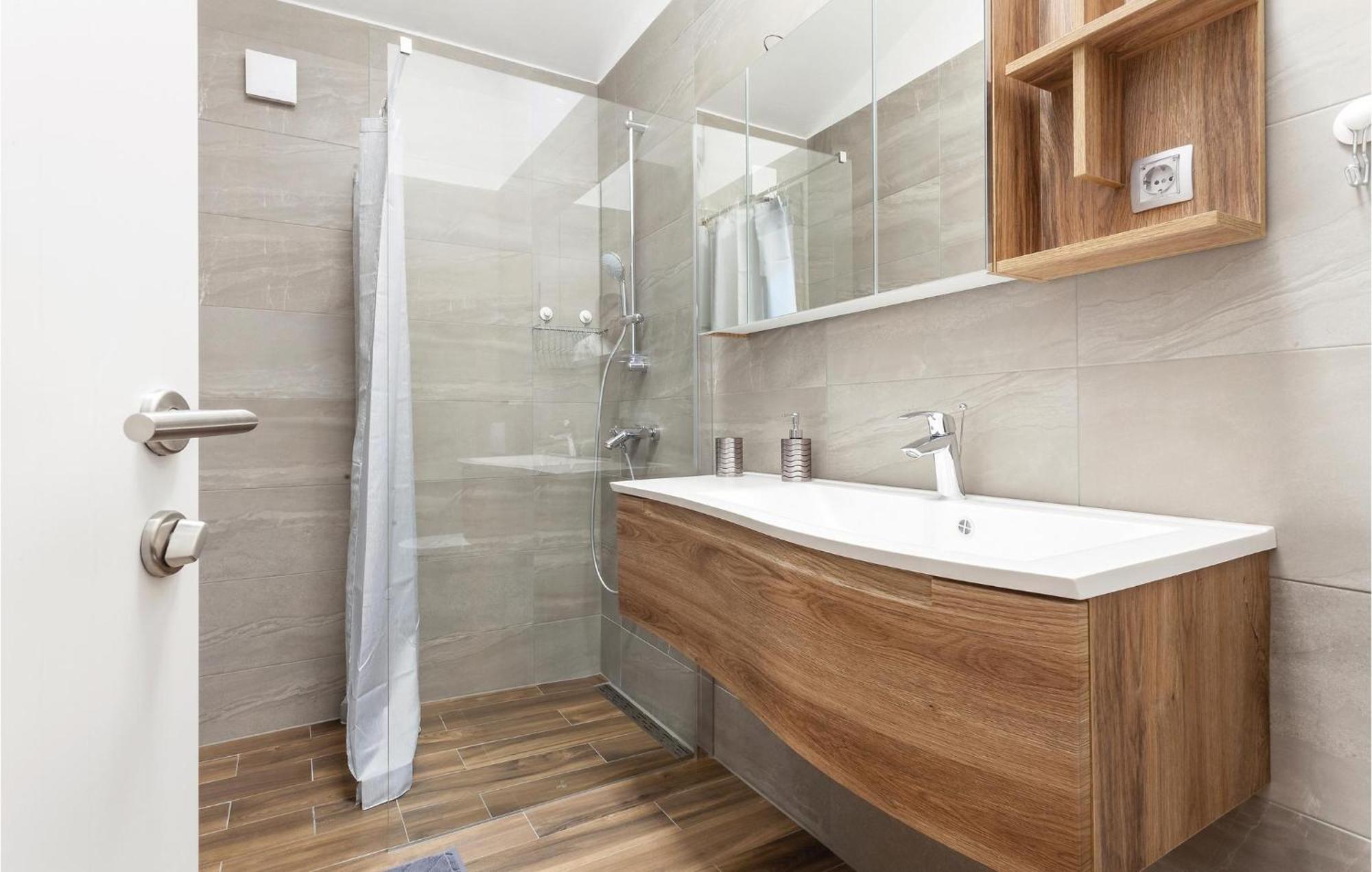 Nice Home In Kneze With Wifi Pupnat Экстерьер фото